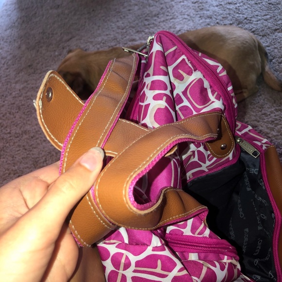 pink and white dejuno travel bag with wheels - Picture 5 of 12